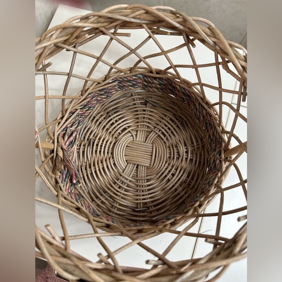 2 Large Beautiful Mauve, Teal Wicker Baskets - Picture 4 of 16